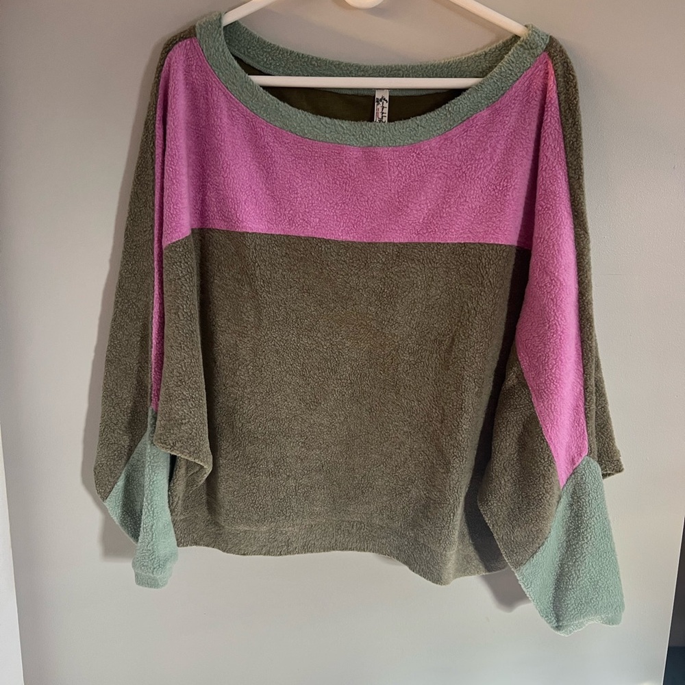 Free people fleece sweatshirt size small women’s